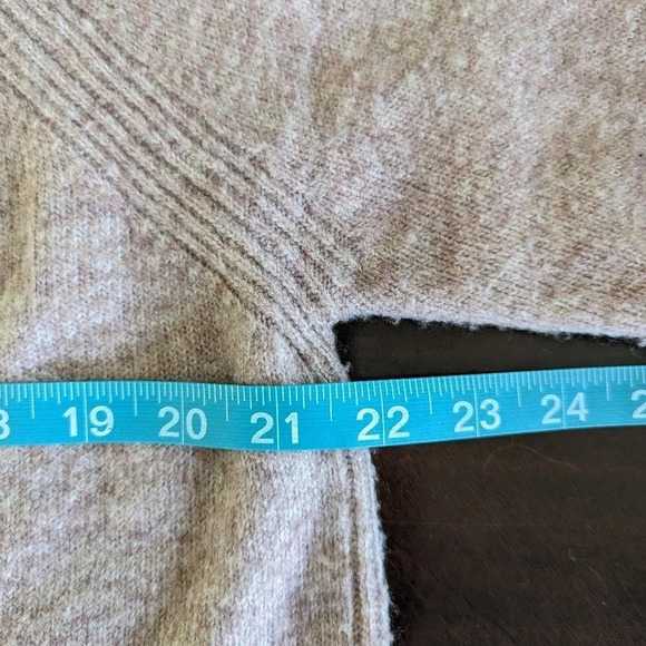 Vince Camuto Women's Soft Pink Turtleneck Sweater Size Small - Picture 6 of 7